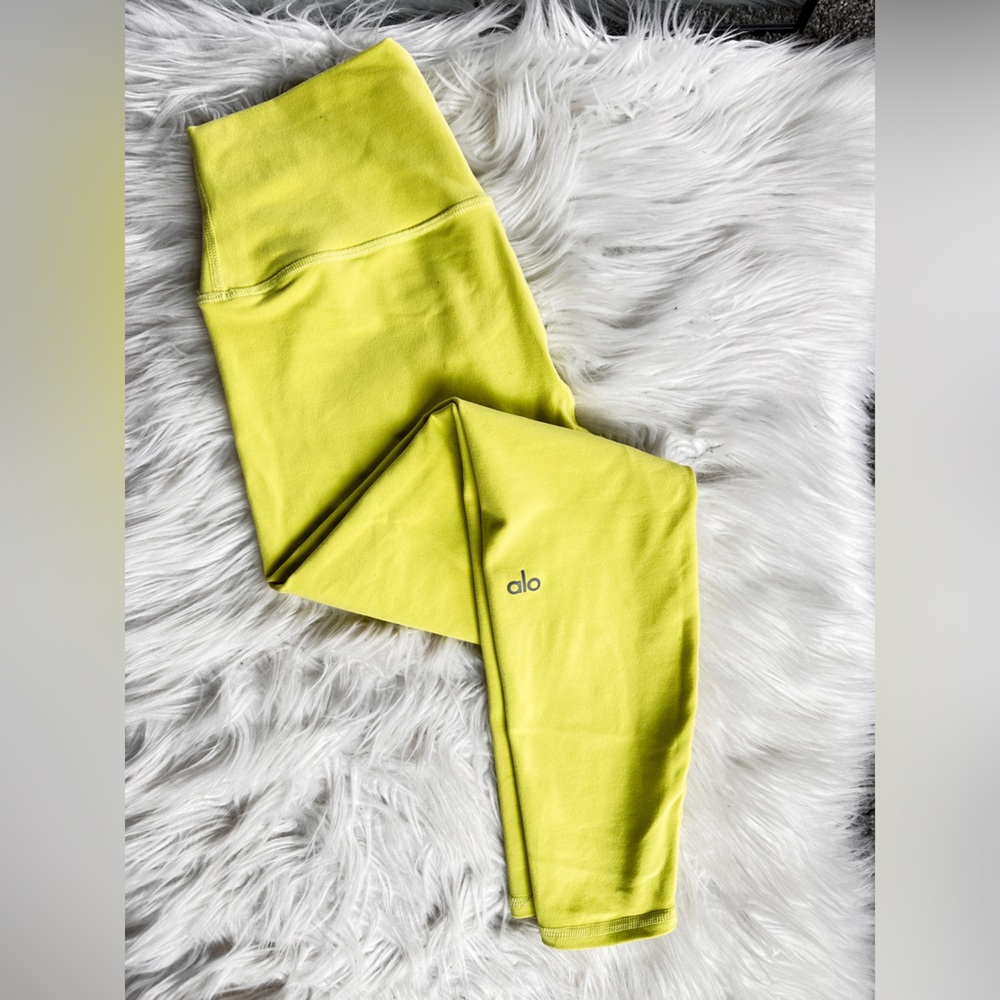 Alo Airbrush Leggings - Highlighter Yellow/Green - Ankle Length - Mid-rise - S